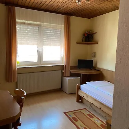 Hotel Landgasthaus Zum Hirsch 3*